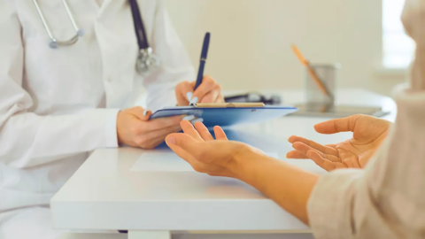 Ustavno sodišče udarilo po zakonu o zdravstvu, kaj zdaj pomeni za zdravnike in zasebno prakso?