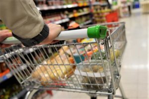 Pozor pri nakupovanju: Brez tega podatka na etiketi plačujete preveč