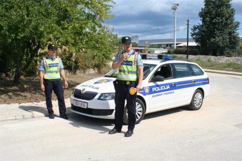 Hrvati ustavili Slovenca, sledil je šok: Poglejte, kaj vse je imel pri sebi