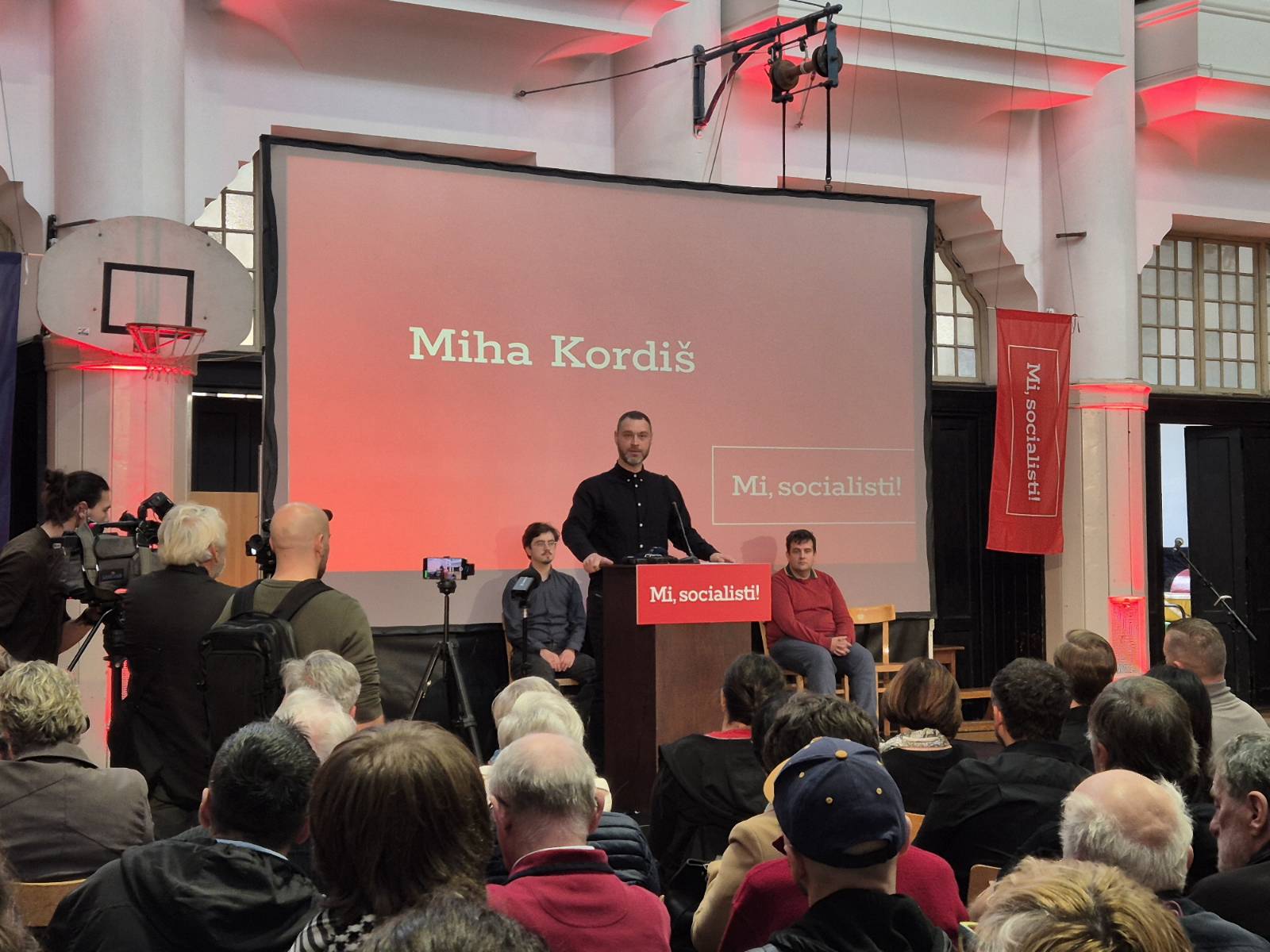 Miha Kordiš med kongresom stranke Mi, socialisti.