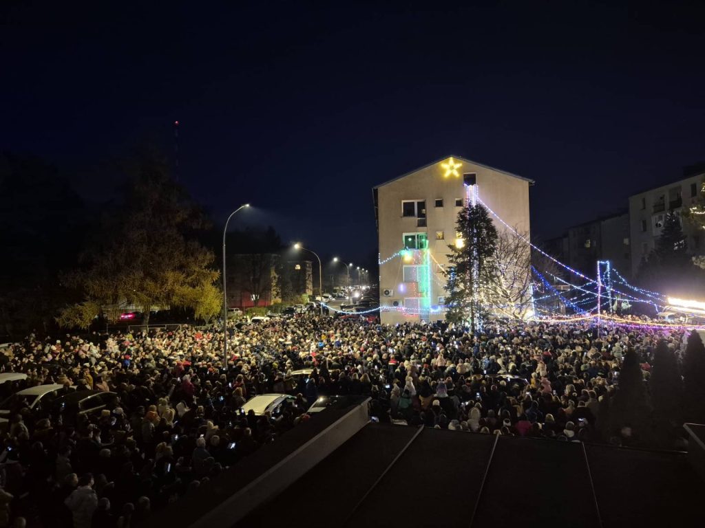 Lučke na Teznu, Ata Roškar