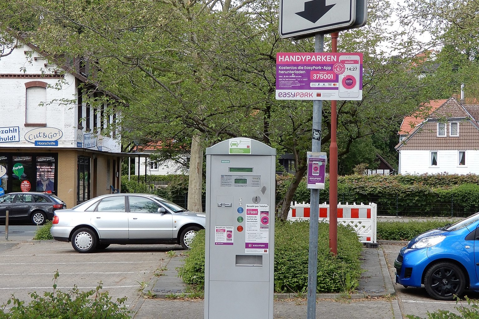 Zakonca v Nemčiji kradla iz parkomatov in si nabrala milijon evrov kovancev.