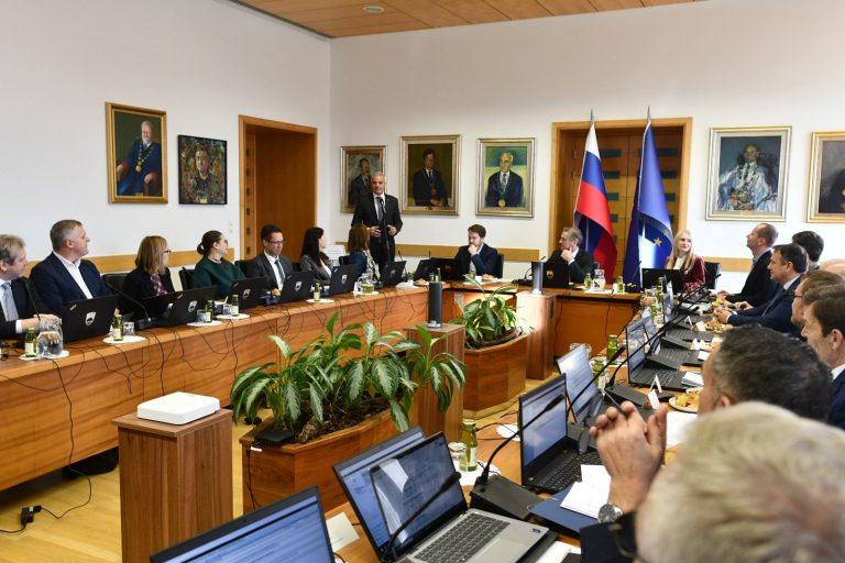 Vlada s sejo v Mariboru začela obisk Podravja