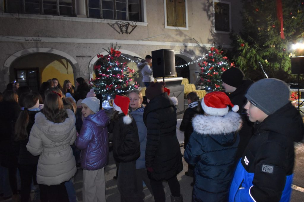 Decembrski utrip v Rušah množica