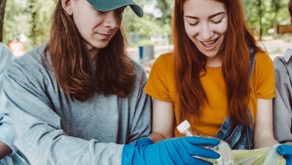 Kaj so najpogostejše ovire pri vstopu v prostovoljstvo? Foto: Freepik/teksomolika