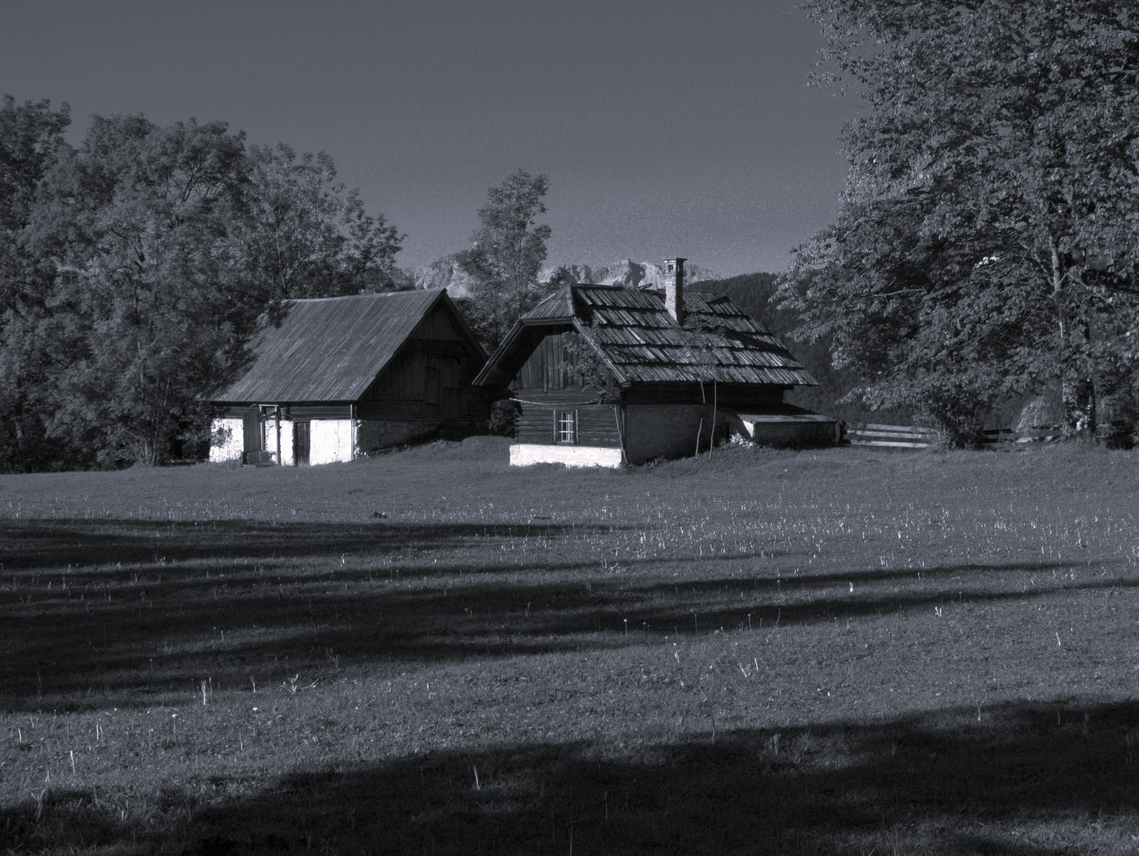 Policisti in gorski reševalci ponoči našli truplo 33-letnika, ki se je odpravil na Triglav