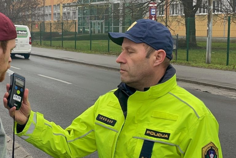 Povzročil prometno nesrečo in pristal v bolnišnici: Ne boste verjeli, koliko je napihal