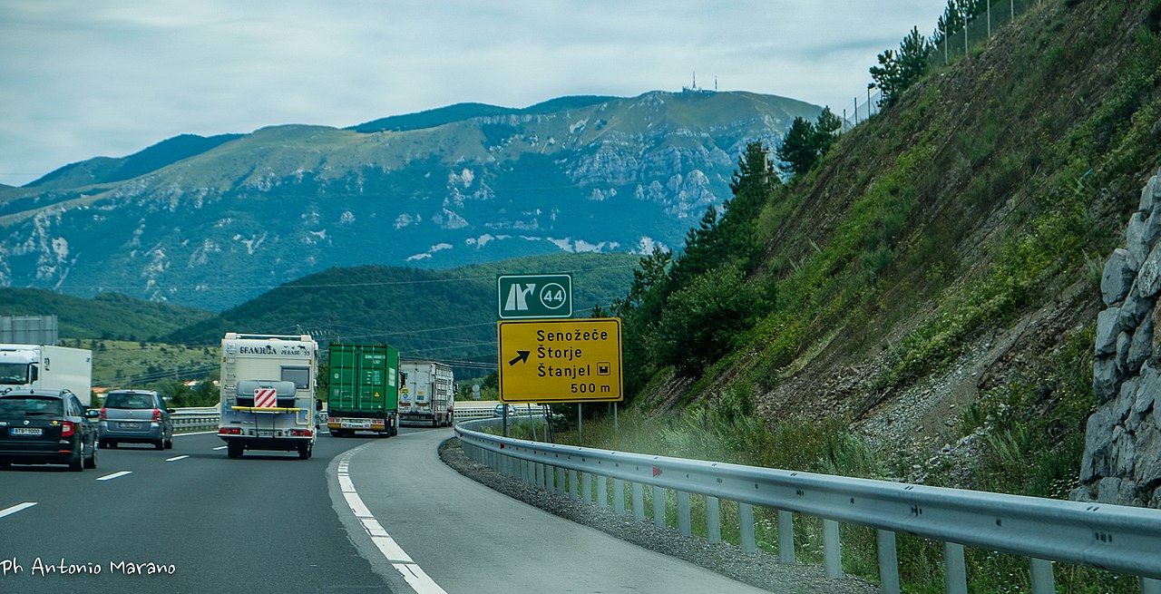 predpraznični zastoji na slovenskih cestah