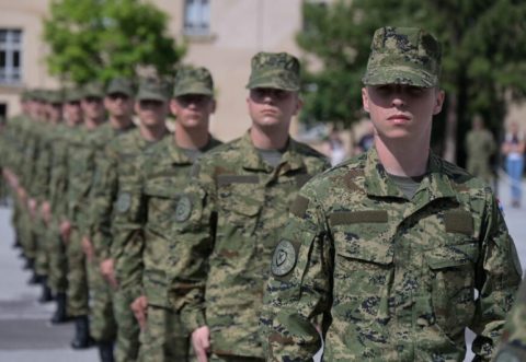 Za generacijo 2007 se začenja obvezno vojaško usposabljanje na Hrvaškem