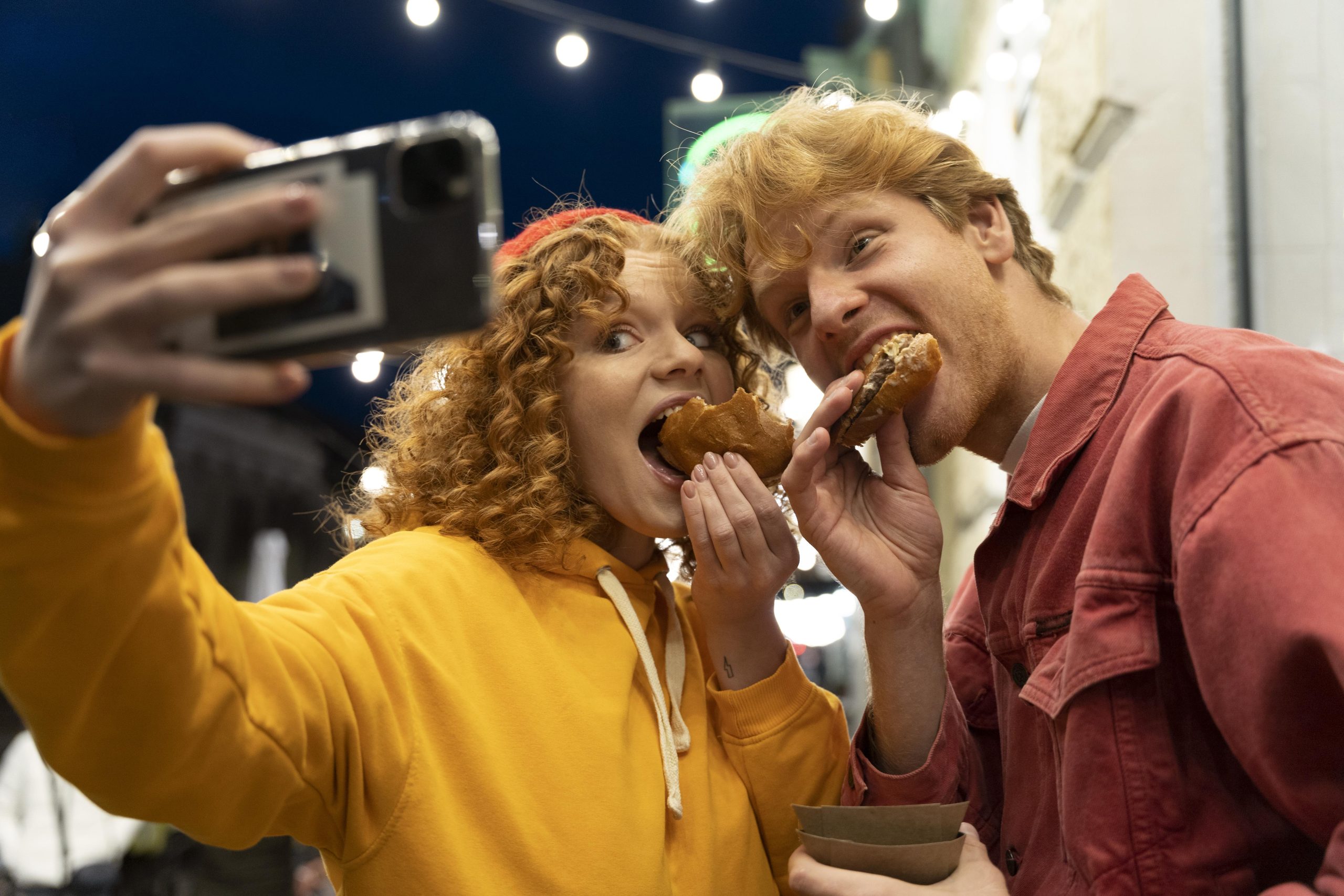 Viralni trenutki leta 2025 (fotografija je simbolična).