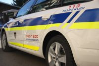 Ne boste verjeli, kaj vse je 36-letnica storila, ko so jo ustavili policisti (in med poskusom pobega)