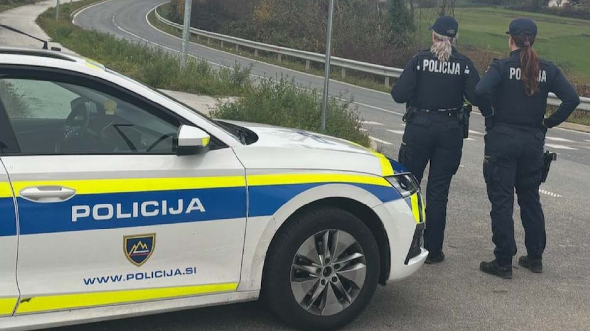 75-letnica prišla po sina, ki so ga ustavili policisti, končala brez avta kot on