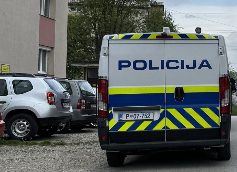 Po krinko telekomunikacijskih delavcev oropala žensko