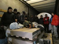 Čez mejo skušal pretihotapiti tujce