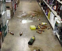 Razbite steklenice v trgovini