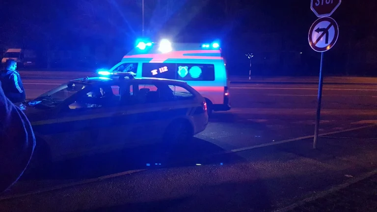 Otroka poškropil s solzivcem