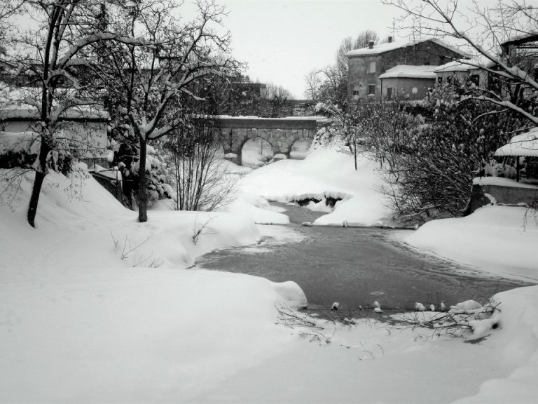 Savignano ob Rubikonu, rimski most, Ndecarli, 2012, CC BY-SA 3.0; vir: Wikimedia Commons, File: Savignano_sul_Rubicone,_Ponte_Romano.jpg, dostop 9. 1. 2026.