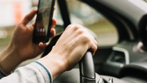 telefon med vožnjo