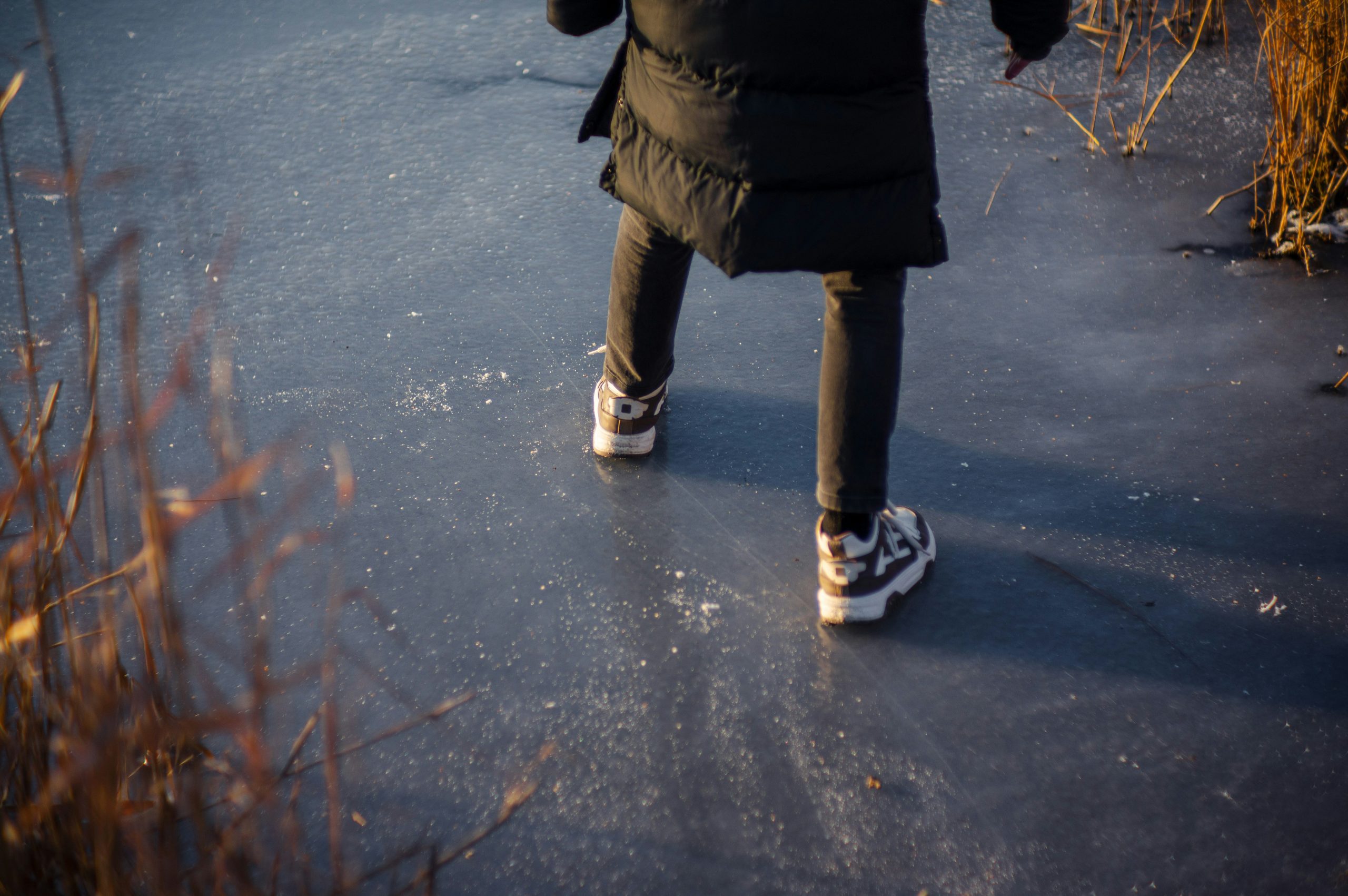 Hoja po ledu je nevarna, kako ukrepati, če se vam vdre?