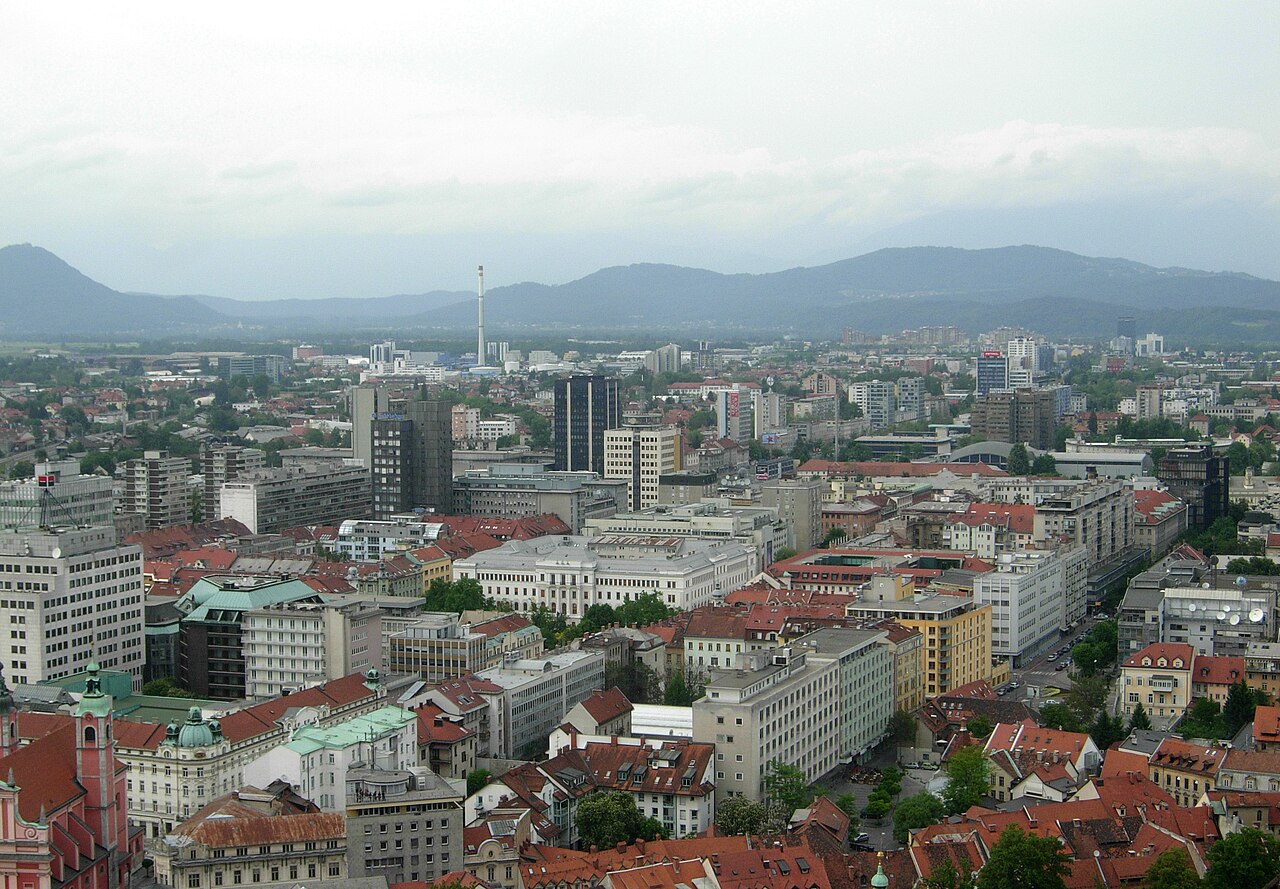 Bi morali vsi javni razpisi biti popolnoma javno objavljeni, z vsemi ponudbami?