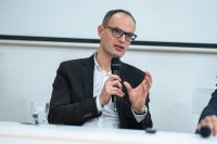 Podana prijava, ker naj bi se ljubitelji hamburgerjev naenkrat znašli med podporniki Demokratov