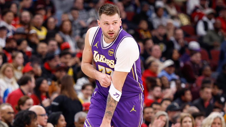 Dončić show v Chicagu: 46 točk za spektakularno zmago Lakersov
