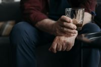 Ena skupina moških je zelo ogrožena, a vzrok ignoriramo