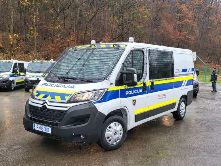 Bančna afera na Štajerskem? Potekajo obsežne preiskave, osumljenih 16 oseb