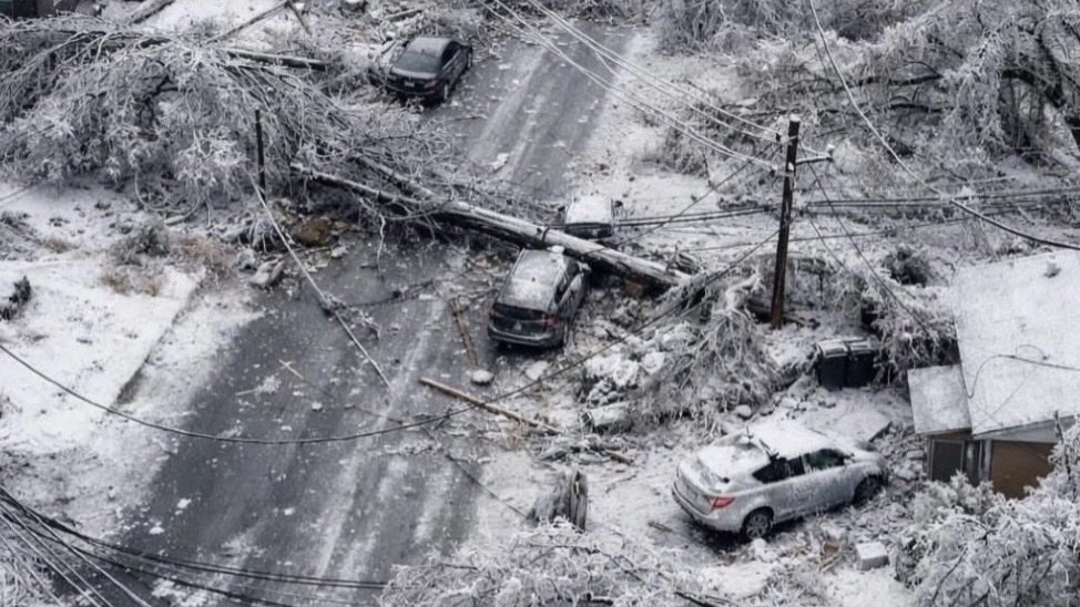 Snežno neurje ohromilo ZDA
