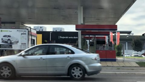 Opolnoči nov udarec za voznike: Bencin, dizel in kurilno olje dražji