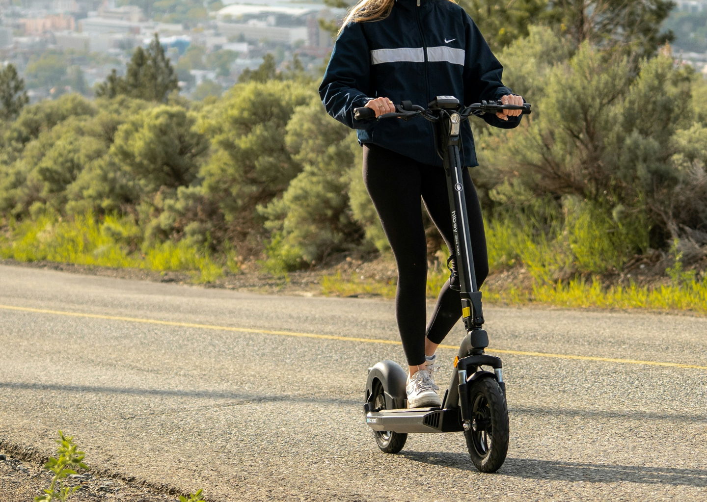 Podpirate zvišanje starostne meje za vožnjo e-skirojev na 15 let?