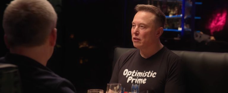 Elon Musk napoveduje popoln propad ZDA: Rešijo jo lahko le umetna inteligenca in roboti