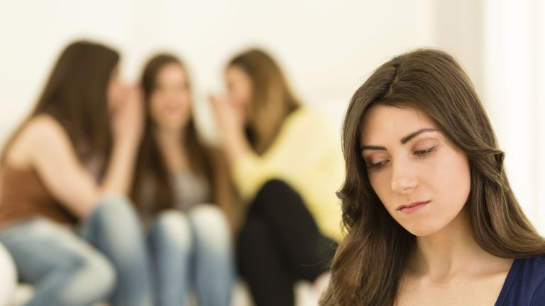 Tri horoskopska znamenja, ki so obsedena so s tem, kaj si drugi mislijo o njih