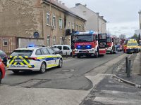 Zagorelo v stanovanju v Mariboru, gasilci s pomočjo avtolestve rešili 3 osebe