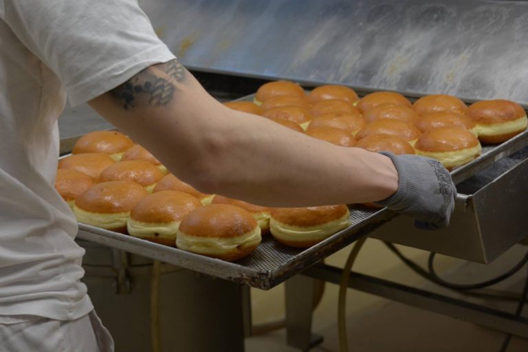 Med nagrajenimi tudi priljubljeni ptujski krof