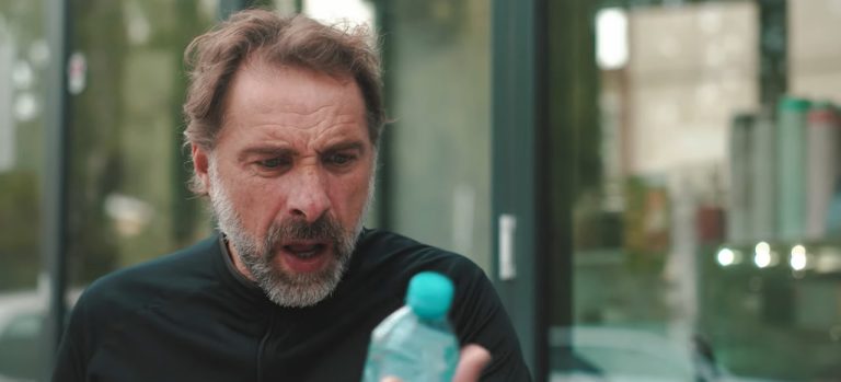 Desetletna Eva svoj plakat spremenila v pesem, ki bi jo moral slišati vsak Slovenec