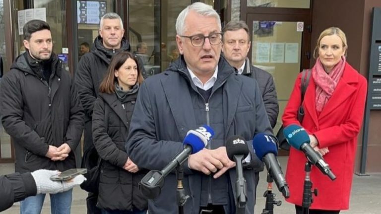 Han: Za ples bo čas po 23. marcu