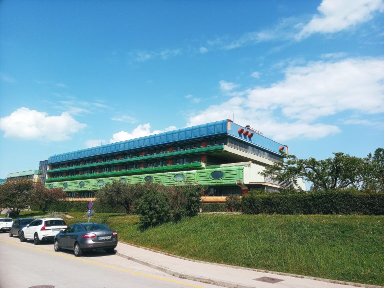 Je čas, da Slovenija dobi tretji UKC v državi?