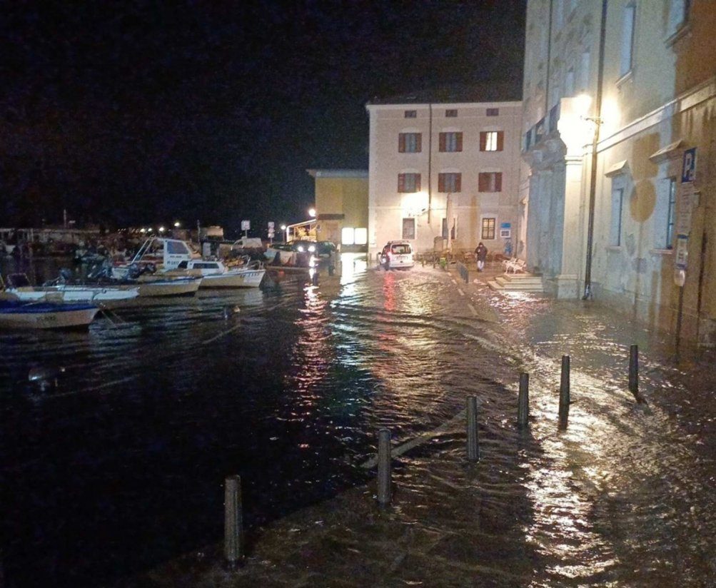 Tartinijev trg v Piranu