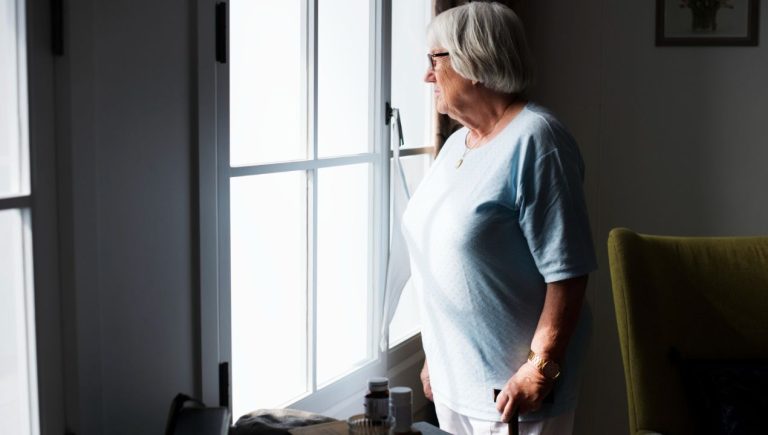Nasedla lažnemu prodajalcu in v trenutku ostala brez tisoč evrov