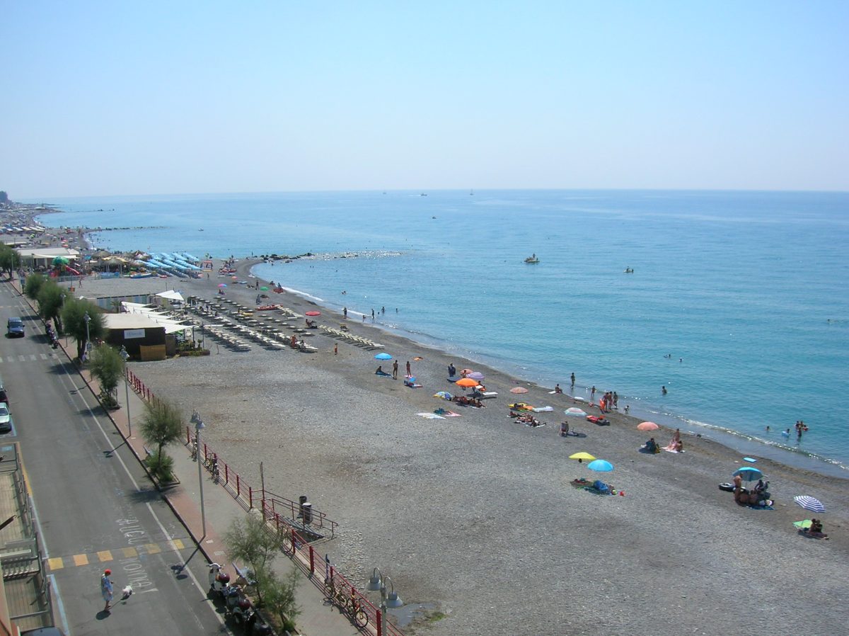 Italijani z nenavadno metodo privabljajo turiste: Bi obiskali to obmorsko mestece?