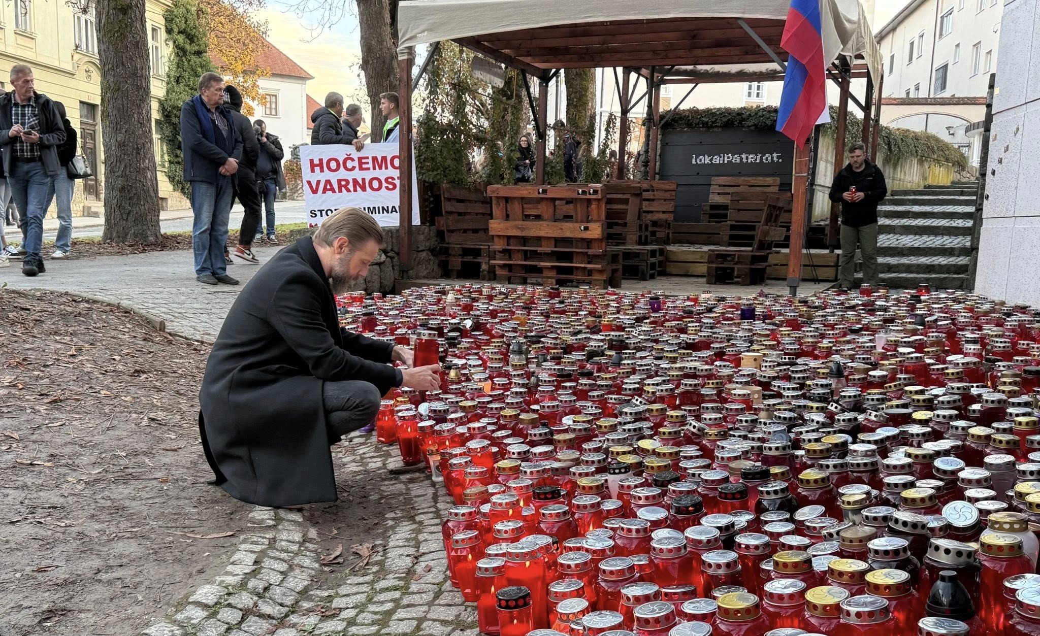 Obtoženemu napada na Aleša Šutarja podaljšali pripor, grozi mu do 15 let zapora