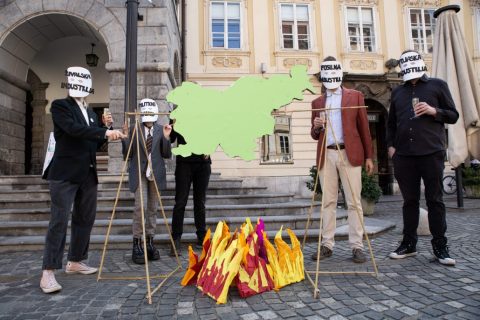 Kako resno stranke jemljejo okolje? Analiza razkriva jasne razlike