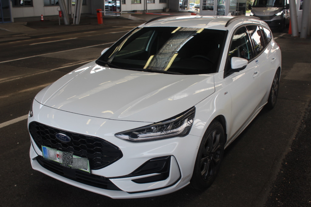 V BMW-ju prevažal sedem državljanov Afganistana (FOTO)