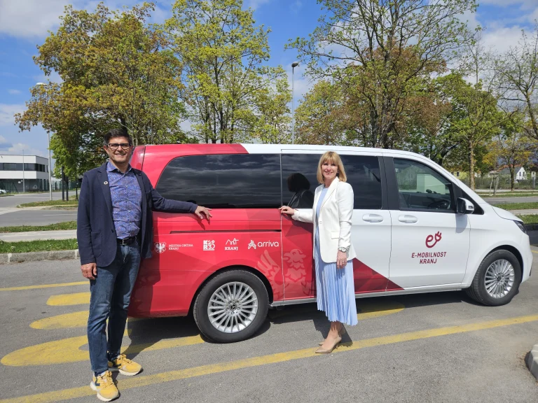 Kranjski mestni potniški promet z dvema novima e-kombija