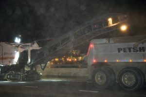 Mladostnika v Celju vlomila v delovni stroj na gradbišču in se odpeljala