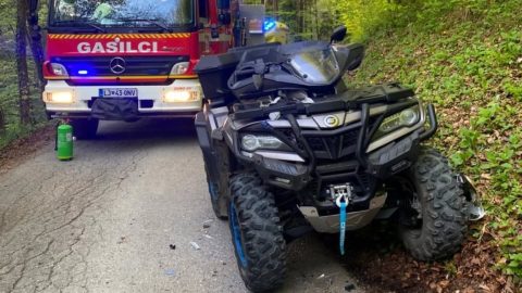 FOTO: Trčila terenec in štirikolesnik, ena oseba poškodovana