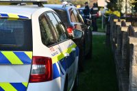 Policisti zasegli vozilo in vrnili ukradene predmete oškodovanki