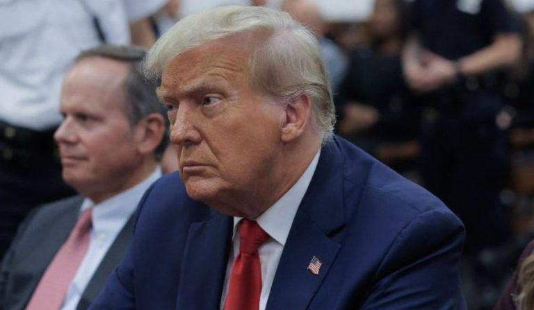 Trump z ultimatom Iranu sredi pomorske krize