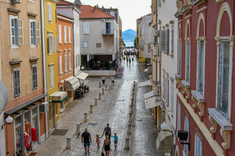 Ste rezervirali nastanitev na Hrvaškem? Goljufi ukradli podatke in že praznijo račune Slovencem